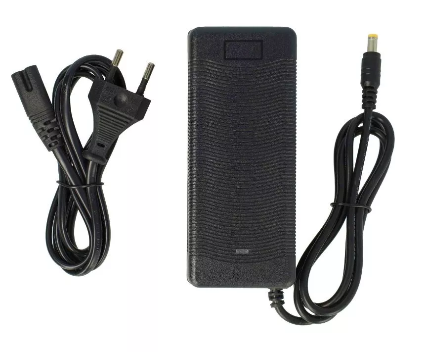 Nabíječka elektrokola pro baterie 36V