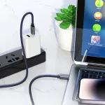 USB kabel 240W typ-C na typ-C 1.8m šedý opletený, učený pro rychlé nabíjení, podporuje standard PD3.1 HOCO